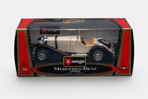 MERCEDES BENZ: A Bburago 1:24 scale 1928 Mercedes Benz model, model number 15009, in original packaging