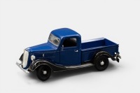 FORD: A 1:24 scale Saico model, of a 1937 Ford pick up, finished in blue paintwork - 2