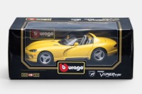 DODGE: A Bburago 1:18 scale 1993 Dodge Viper RT/10 model, finished in yellow paintwork with grey interior, part of the diamonds collection, model number 3065