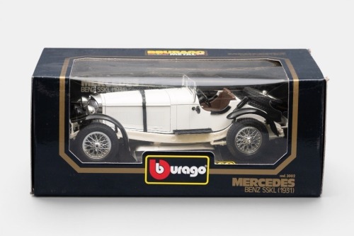 MERCEDES BENZ: A Bburago 1:18 scale 1931 Mercedes Benz SSKL model, finished in white paintwork with brown interior, model number 3002