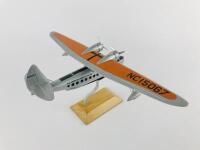 PAN AM SIKORSKY S-43: A 1:100 scale (22cm long) resin model, amphibian, registration 'NC 15067'. - 3