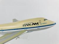 PAN AM BOEING 747SP: A 1:200 scale (29cm long) plastic model, 'Clipper Mayflower' registration 'N530PA' - 3