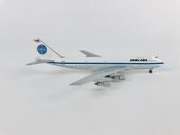PAN AM BOEING 747: A 1:400 scale (17cm long) metal model, 'Clipper Juan Trippe' registration 'N747PA' - 2