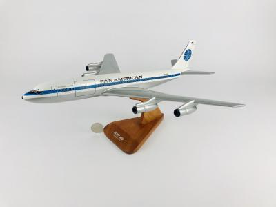 PAN AM BOEING 707-320: A1:100 scale (44cm long) wooden model, 'Jet Clipper Courser', registration 'N790PA'.