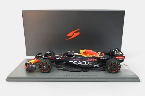 15 · RED BULL RB18: A Spark 1:18 scale 2022 Oracle Red Bull Racing RB18, car number 1, winner 2022 Japanese grand prix, driver Max Verstappen, formula 1 drivers championship model, model number 18S774, in original box