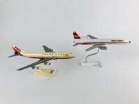 TRANS WORLD: Two models: A 1:200 scale (28cm long) TWA Boeing 747-400 plastic model, and A 1:200 scale TWA DOUGLAS DC10 wooden model - 2