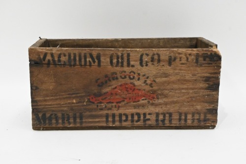 VACUUM OIL CO: A small Vacuum Oil Company wooden box, 16cm high, 34.5cm wide