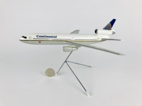 CONTINENTAL AIRLINES DC3: A 1:100 scale (30cm long) resin model
