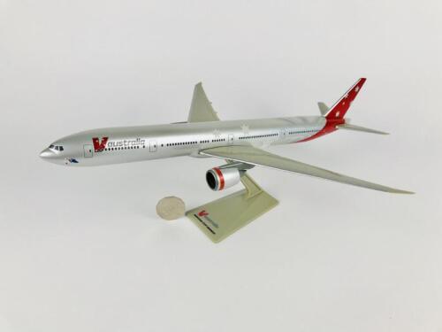 VIRGIN AUSTRALIA: A 1:200 scale (38cm long) plastic Boeing 737-300ER, registration 'VH-VOZ'.