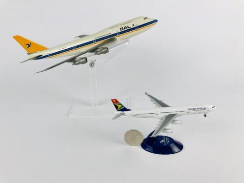 SOUTH AFRICAN AIRWAYS BOEING 747: Two models (longest 28cm): A 1:200 scale plastic model, and A 1:400 scale South African Airways Airbus A340 metal model with wheels on stand, registration ' ZS-SXA'