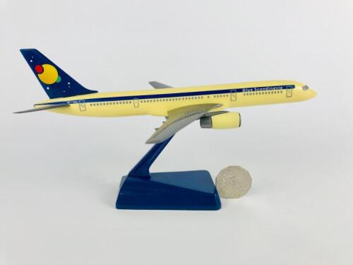 BLUE SCANDINAVIA BOEING 757: A 1:200 scale (24cm long) plastic model, registration 'SE-DUL'.