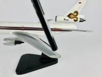 THAI INTERNATIONAL DOUGLAS DC 10: A 1:50 scale (44cm long) wooden model. - 3
