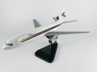 THAI INTERNATIONAL DOUGLAS DC 10: A 1:50 scale (44cm long) wooden model. - 4