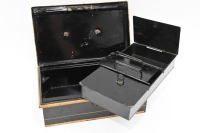 SAFE BOX: An antique metal safe box with key, 10cm high, 24cm wide - 2