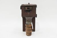 WWII: A WWII handheld Admiralty Pattern 1038 (AP 1038) signal lamp - 4