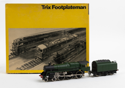 93 · BRITISH RAIL STANDARD CLASS V: A Trix Footplateman OO gauge British Rail Standard Class V locomotive (4-6-0) and tender model kit