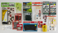 DIORAMA PARTS: A bag of various diorama parts