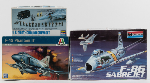 US AVIATION / MILITARY: Three US aviation & military model kits
