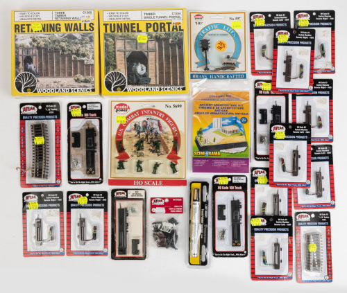 TRACK PARTS: A bag of assorted mostly track parts