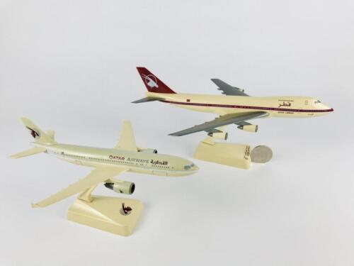QATAR: Two models (longest 28cm): A 1:200 scale Boeing 747-200 plastic model and A 1:200 scale Airbus A300-600 plastic model.