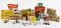 DIORAMA ACCESSORIES: A box of railway diorama accessories