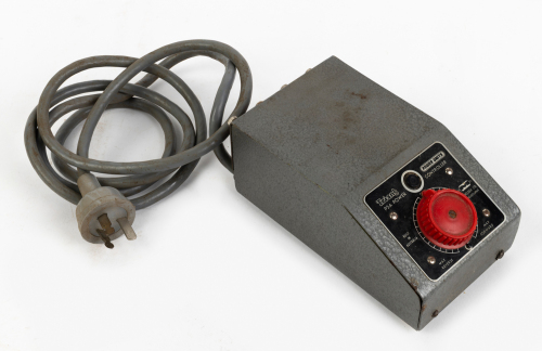 TRI-ANG: A c1950s / 1960s Tri-ang P5A power units controller