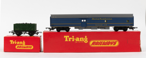 TRI-ANG: Two c1960s Tri-ang Railways HO / OO scale cars in original boxes, includes a baggage / kitchen car (R446) and a coal load truck (R13)