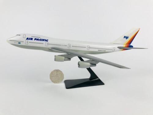 AIR PACIFIC BOEING 747-200: A 1:200 scale (28cm long) 'FIJI Island of Viti Levu' plastic model.