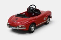 ELECTRIC CAR: A modern plastic Mercedes-Benz 300 SL childrens electric powered car, 120cm long - 3