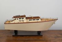 MODEL BOAT: A large scratch built timber cruiser style boat model on base, model length approx 1.05m - 2
