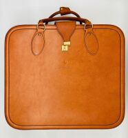 FERRARI F355: A partial set of Schedoni fitted luggage in cuioi leather - 10