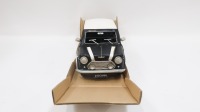 MINI COOPER: A Retro Delights modern metal Mini Cooper (RD354) ornamental model, length 30cm - 3