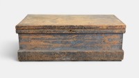 CARPENTERS TRUNK: An antique carpenter's trunk, with interior pull-out sections