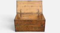 CARPENTERS TRUNK: An antique carpenter's trunk, with interior pull-out sections - 4