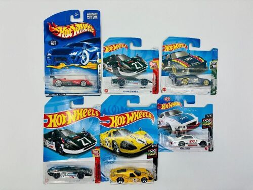 HOT WHEELS: A group of six 1:64 scale Hot Wheels models of race cars including the Panoz LMP-1, Ford GT40 MK IV and the Porsche 935 [Location: Sydney]