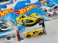 HOT WHEELS: A group of six 1:64 scale Hot Wheels models of race cars including the Panoz LMP-1, Ford GT40 MK IV and the Porsche 935 [Location: Sydney] - 2