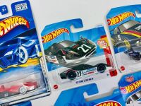 HOT WHEELS: A group of six 1:64 scale Hot Wheels models of race cars including the Panoz LMP-1, Ford GT40 MK IV and the Porsche 935 [Location: Sydney] - 7