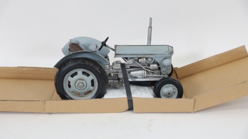 GREY FERGIE: A Retro Delights modern metal Grey Fergie tractor (RD350) ornamental model, length 25cm