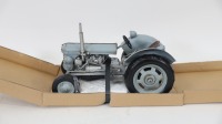 GREY FERGIE: A Retro Delights modern metal Grey Fergie tractor (RD350) ornamental model, length 25cm - 2