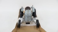 GREY FERGIE: A Retro Delights modern metal Grey Fergie tractor (RD350) ornamental model, length 25cm - 3