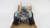 GREY FERGIE: A Retro Delights modern metal Grey Fergie tractor (RD350) ornamental model, length 25cm - 4