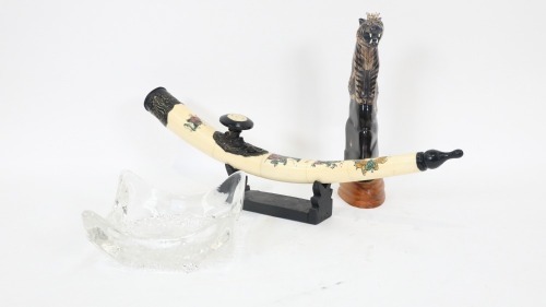 DECORATIVE ARTS: Three modern decorative arts items
