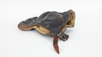 R.N.Z.A.F: A c1940 Royal New Zealand Air Force leather flying helmet, marked 'JMU 427397' - 2