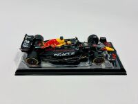 RED BULL RACING: A 1:24 scale model by Bburago of the RB18 with original display case [Location: Sydney] - 3