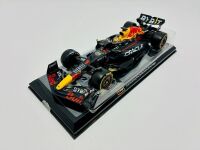 RED BULL RACING: A 1:24 scale model by Bburago of the RB18 with original display case [Location: Sydney] - 4