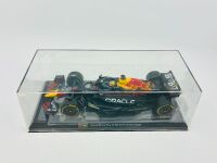 RED BULL RACING: A 1:24 scale model by Bburago of the RB18 with original display case [Location: Sydney] - 6