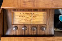 RADIOGRAM: A circa 1950s Australian Healing 'Golden Voice' radiogram in restored and working condition, 84cm high, 87cm wide - 3