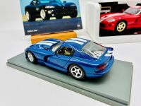 DODGE VIPER: Two Bburago models of the Viper GTS, one in 1:18 scale and the other in 1:24 scale together with a softcover book, 'Enthusiast Colour Series: Viper' by Matthew L. Stone [Location: Sydney] - 7
