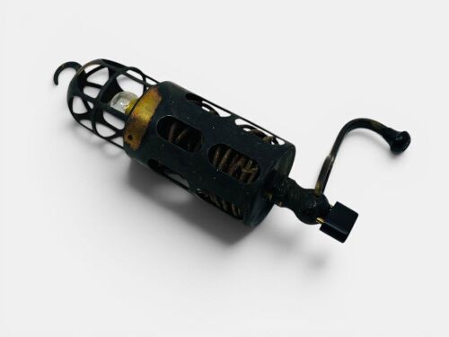 LUCAS INSPECTION LIGHT: A vintage inspection light