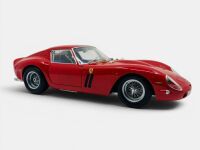 FERRARI: A 1:18 scale model of the 250 GTO by Kyosho, in original packaging